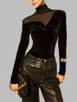 Chloe-Gesteppertelte Samtbluse mit transparenten Details