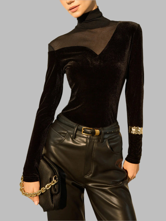 Chloe-Gesteppertelte Samtbluse mit transparenten Details