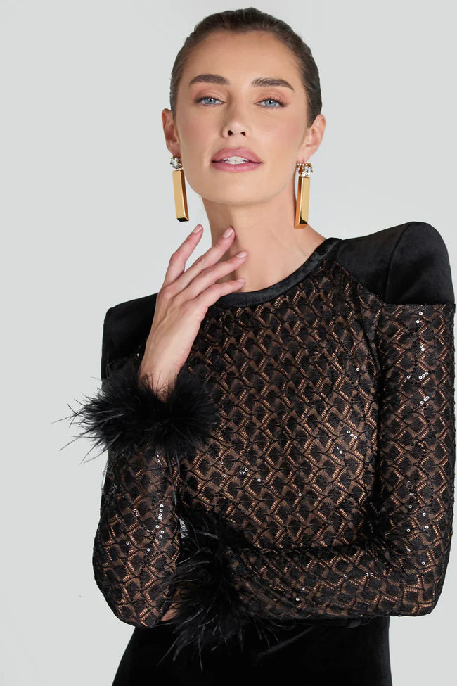 NÉA – Eleganter Spitzen-Jumpsuit